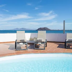 Beachfront Remos With Lobos Island View, Private Pool, Wifi & Bbq By Amazzzing Travel Villa Corralejo